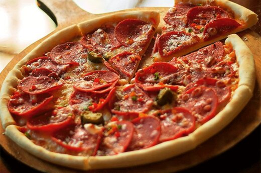 وضعیت عجیب در خرید فست فود/ پیتزا برشی هم از راه رسید!