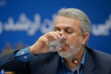 اعتراض و کنایه سنگین روزنامه اصولگرا به «عقب‌نشینی» نماینگان از استیضاح وزیر صمت