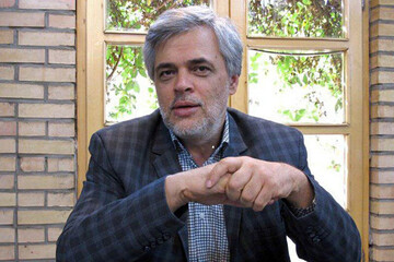چرا تلویزیون بجای این آدمهای بددهن بیسواد، برفک نشان نمیدهد؟! چرا تلویزیون بجای این آدمهای بددهن بیسواد، برفک نشان نمیدهد؟!