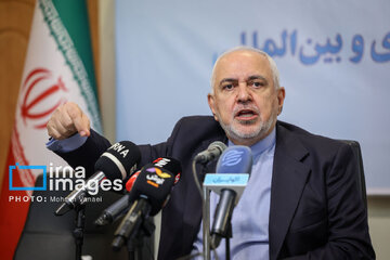 ظریف: ما باید بفهمیم کاترین شکدم چطوری آمد در کشور ما؟ / رئیس جمهور با اینکه در لیست ترور است ولی فرار نمیکند/ باید بدانیم نفوذ از کجا آمده ظریف: ما باید بفهمیم کاترین شکدم چطوری آمد در کشور ما؟ / رئیس جمهور با اینکه در لیست ترور است ولی فرار نمیکند/ باید بدانیم نفوذ از کجا آمده