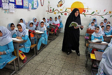 مدارس سنگی کم جمعیت بابرجا هستند؛ فعلاً اولویت با پر پرجمعیت‌ها است