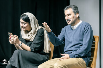 وحید آقاپور به کارش ادامه میدهد وحید آقاپور به کارش ادامه میدهد