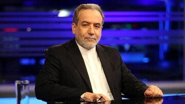 عراقچی تایید کرد: پرونده هستهای از شمخانی به لاریجانی رسید / وزیر خارجه: بازگشت قطعنامههای به معنای پایان توافق با آژانس است عراقچی تایید کرد: پرونده هستهای از شمخانی به لاریجانی رسید / وزیر خارجه: بازگشت قطعنامههای به معنای پایان توافق با آژانس است