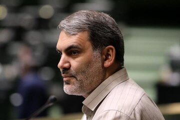 بازگشت تحریم ها علیه ایران و نام گذاری عجیب نماینده مجلس/ محسن زنگنه چه پیشنهادی برای نام گذاری ششم مهر در تقویم داد؟
