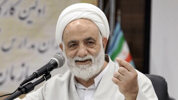 خدا چه نیازی به نماز و عبادت ما دارد؛ پاسخ حجتالاسلام قرائتی