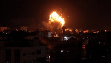 اسرائیل از هوا، زمین و دریا غزه را بمباران کرد