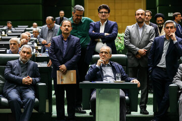 چه کسانی پشت پرده استیضاح وزرای دولت هستند؟/ پای ۳ وزیر دیگر در میان آمد